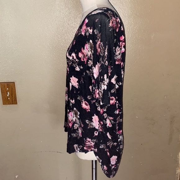 Rue 21+ Floral Top - Picture 2 of 4
